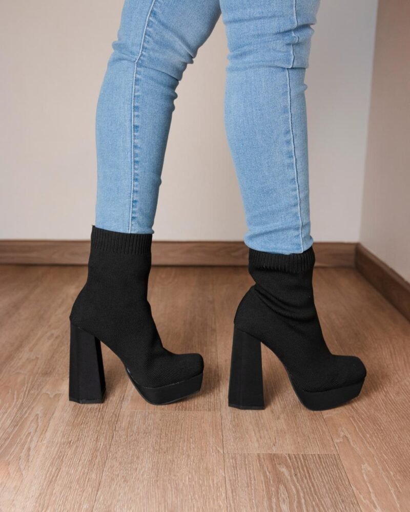 BOTAS NEGRAS