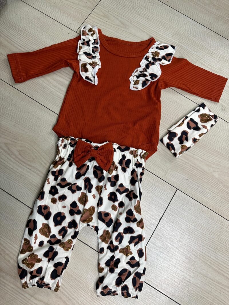 CONJUNTO NIÑA ESTAMPADO LEOPARDO